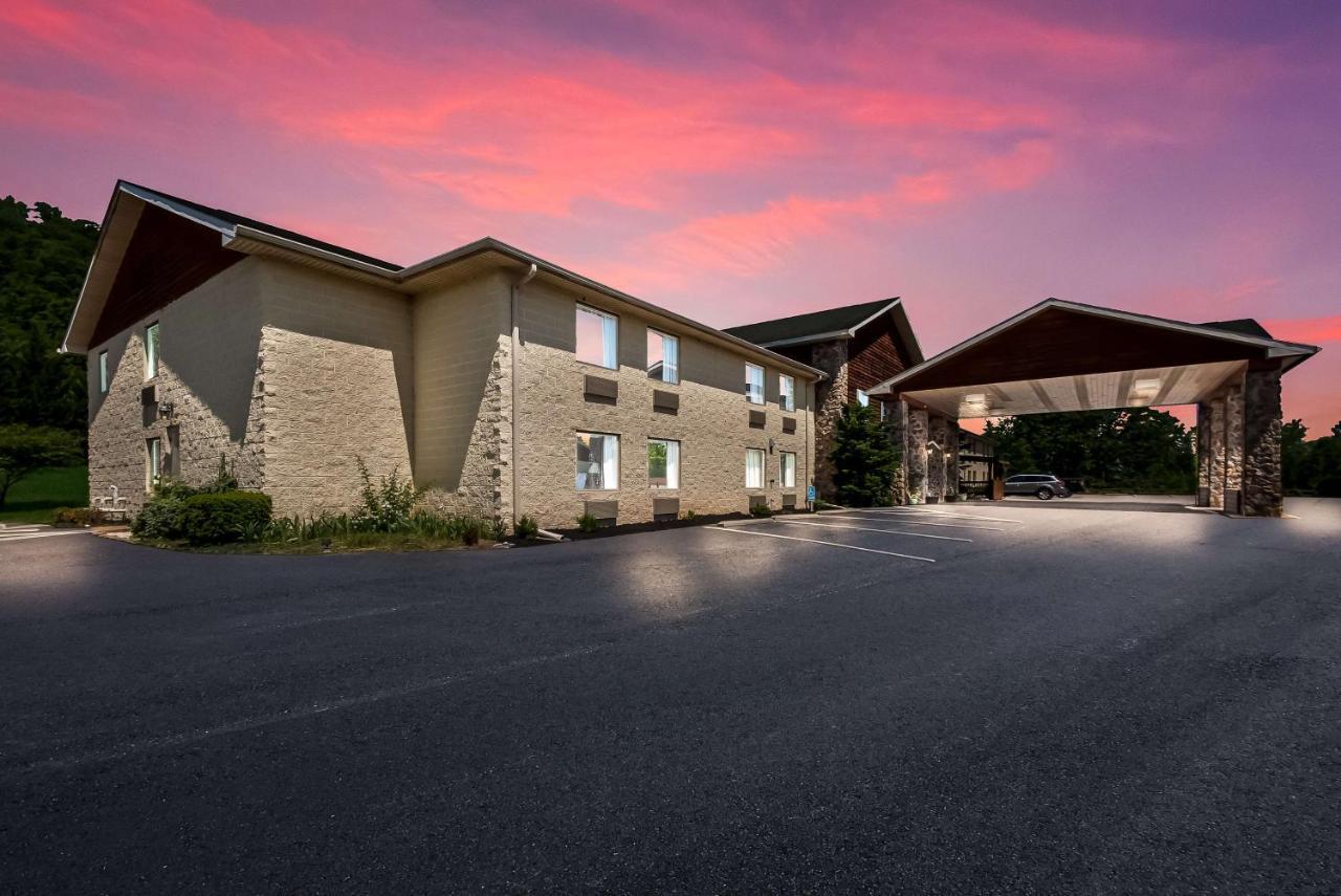 SureStay Plus Hotel by Best Western Berkeley Springs Exterior foto