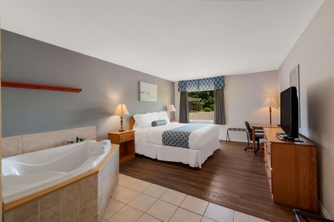 SureStay Plus Hotel by Best Western Berkeley Springs Exterior foto